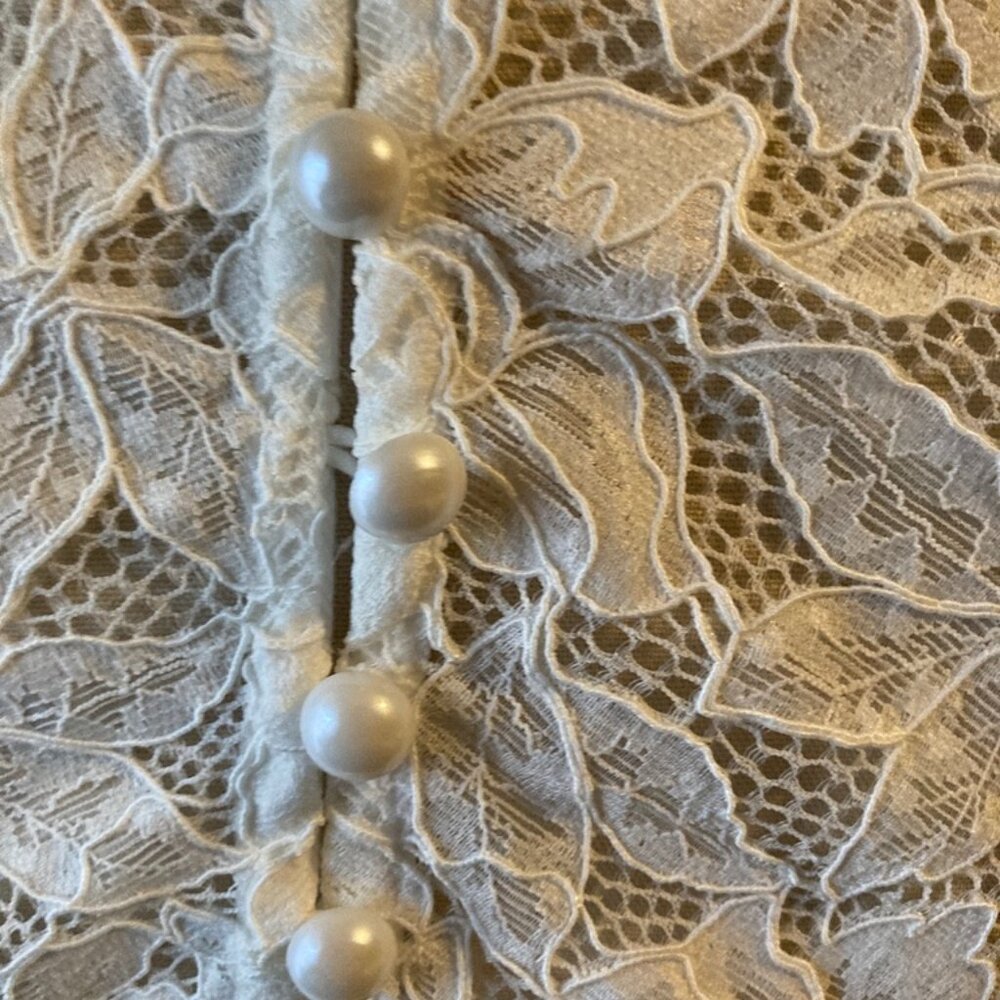 Stretch Lace Faux Pearl Button Back Crop Top  Cap Sleeve White Size M - Picture 3 of 5